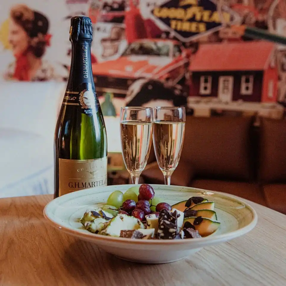 Fruit, chocolate & champagne